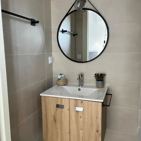 Villa Cerva Home אכסניה *