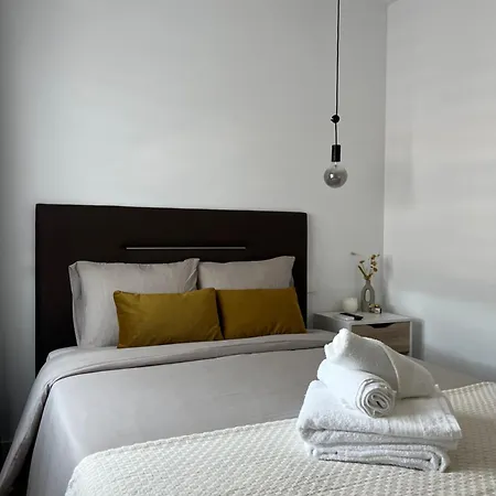 Villa Cerva Home אכסניה *