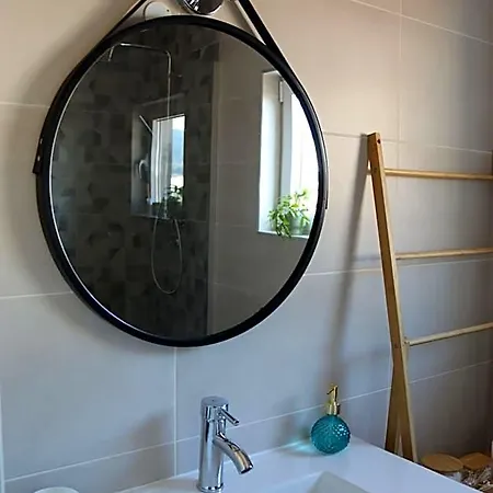 Villa Cerva Home אכסניה *