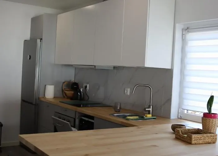 بيت شباب Villa Cerva Home *